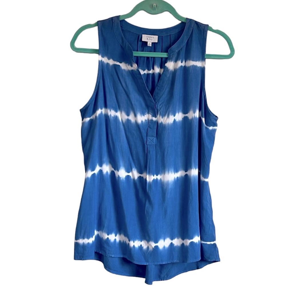 Crown & Ivy Blue and White Tie-Dye Sleeveless Blouse